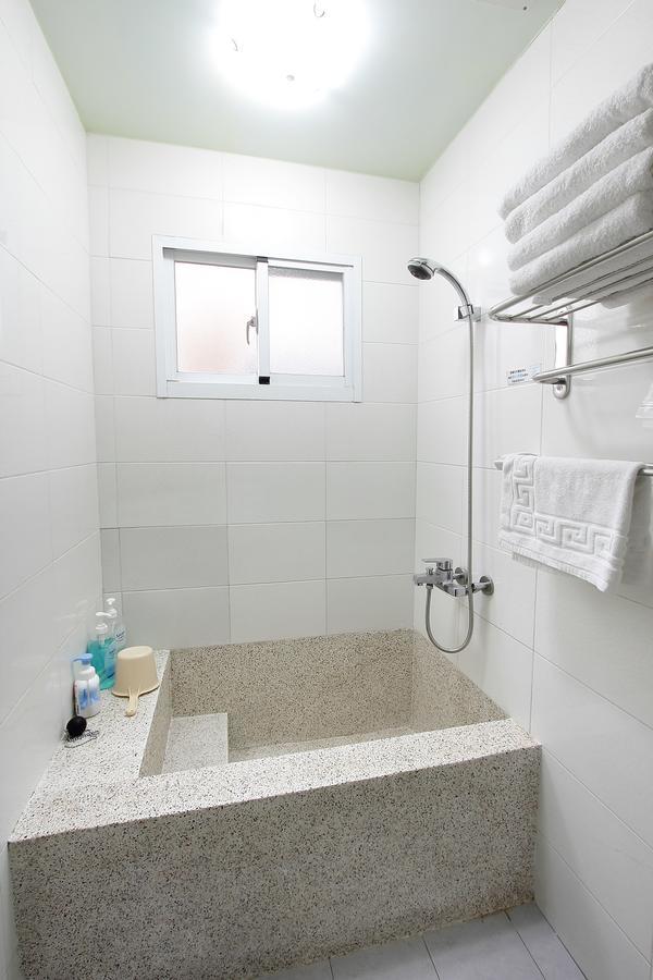 Jack'S House Apartment Tainan Luaran gambar